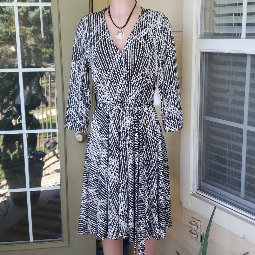 Studio JPR  szL, blk/wht faux wrap dress
